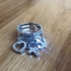 Anchored Stackable Ring